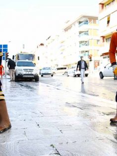 EMEK VE İNÖNÜ CADDESİ YIKANIP DEZENFEKTE EDİLDİ