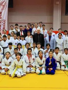 JUDO’DA KÜÇÜKLER MADALYALARINI ALDI