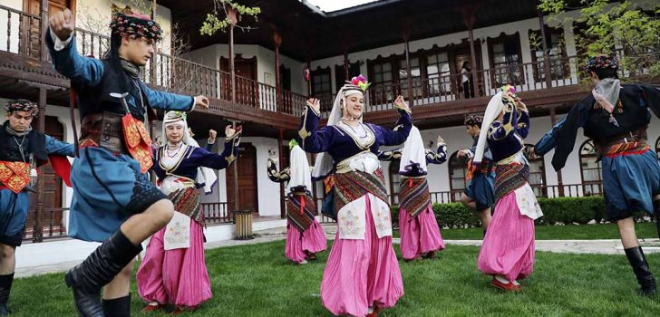 MERKEZEFENDİ’DE HALK OYUNLARI KURSLARINA BAŞVURULAR BAŞLADI