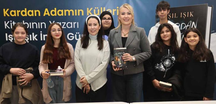 YAZAR IŞIL IŞIK OKURLARI TARAFINDAN BÜYÜK İLGİYLE KARŞILANDI